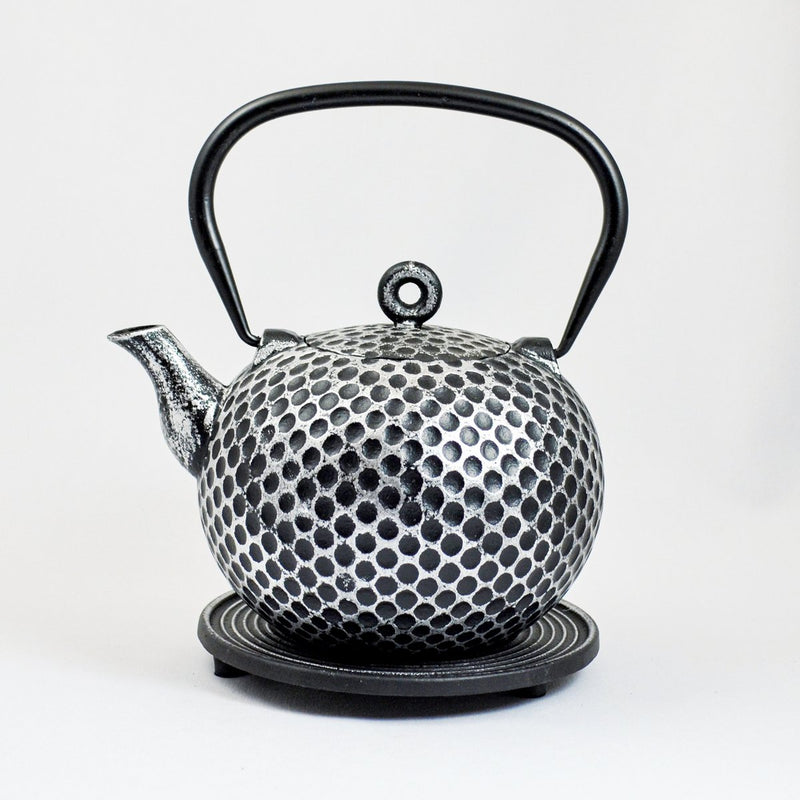 Ja-unendlich Theepot + onderzet Dim GK 1.0L Zilver/zwart - Gietijzer